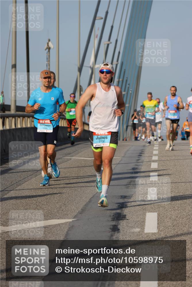 03.10.2026 - Köhlbrandbrückenlauf Strokosch-Dieckow http://msf.ph/oto/10598975 03.10.2026 09:35:43 Position 2 1261, 2108 meine-sportfotos.de