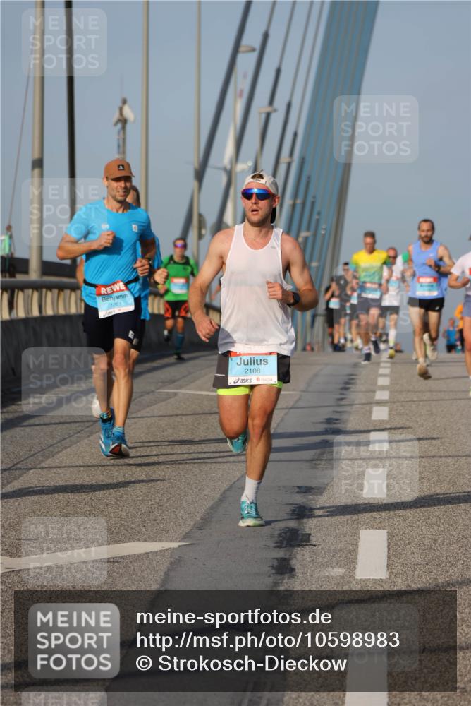 03.10.2026 - Köhlbrandbrückenlauf Strokosch-Dieckow http://msf.ph/oto/10598983 03.10.2026 09:35:44 Position 2 1261, 2108 meine-sportfotos.de