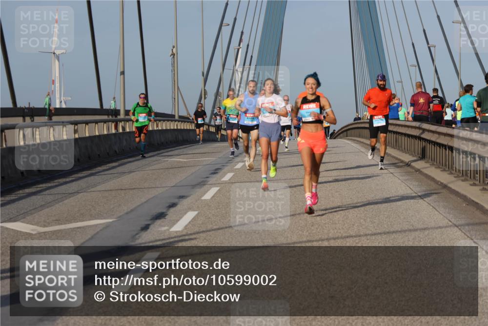 03.10.2026 - Köhlbrandbrückenlauf Strokosch-Dieckow http://msf.ph/oto/10599002 03.10.2026 09:35:48 Position 2  meine-sportfotos.de