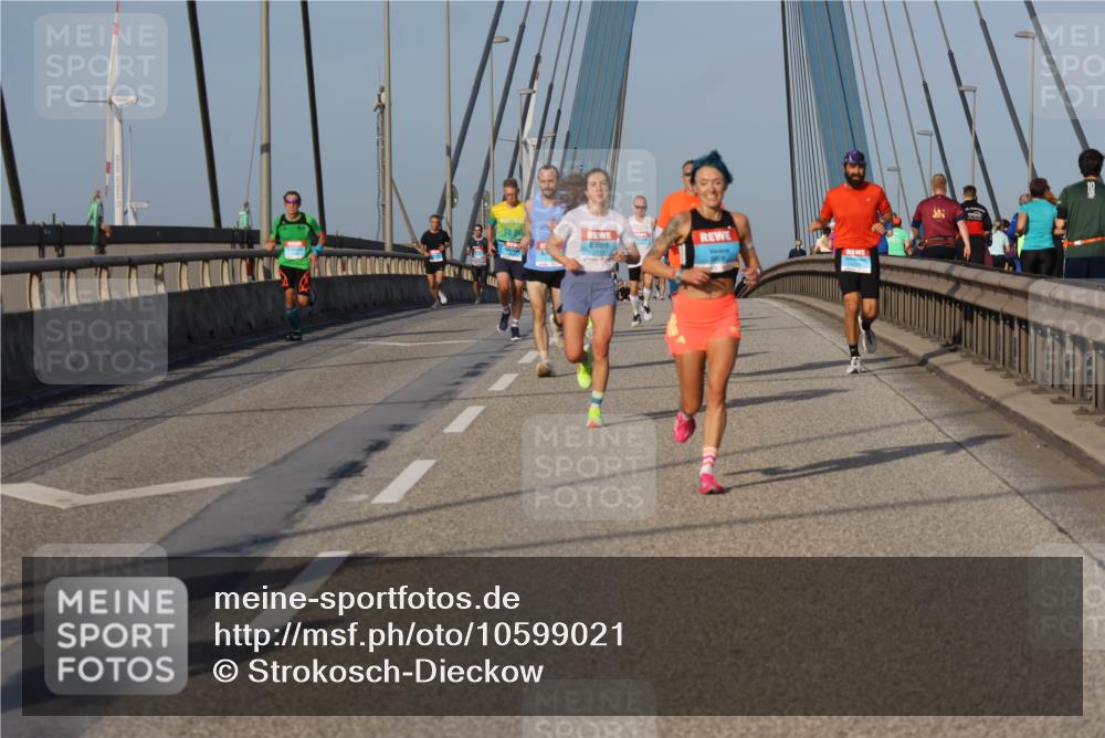 03.10.2026 - Köhlbrandbrückenlauf Strokosch-Dieckow http://msf.ph/oto/10599021 03.10.2026 09:35:48 Position 2  meine-sportfotos.de
