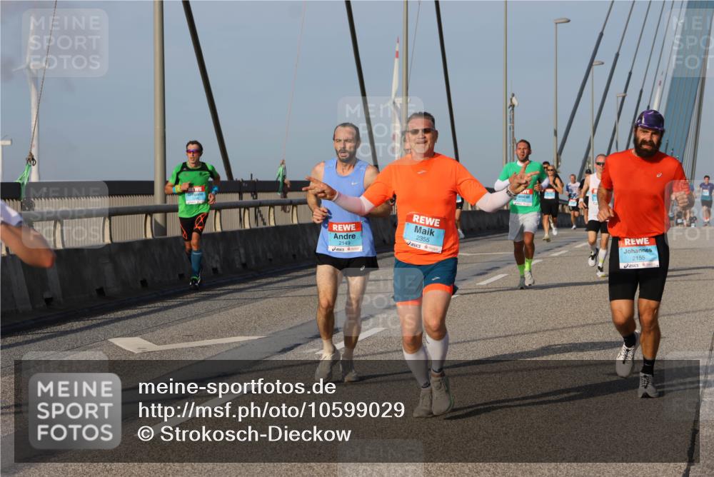03.10.2026 - Köhlbrandbrückenlauf Strokosch-Dieckow http://msf.ph/oto/10599029 03.10.2026 09:35:53 Position 2 2149, 2355, 2155 meine-sportfotos.de