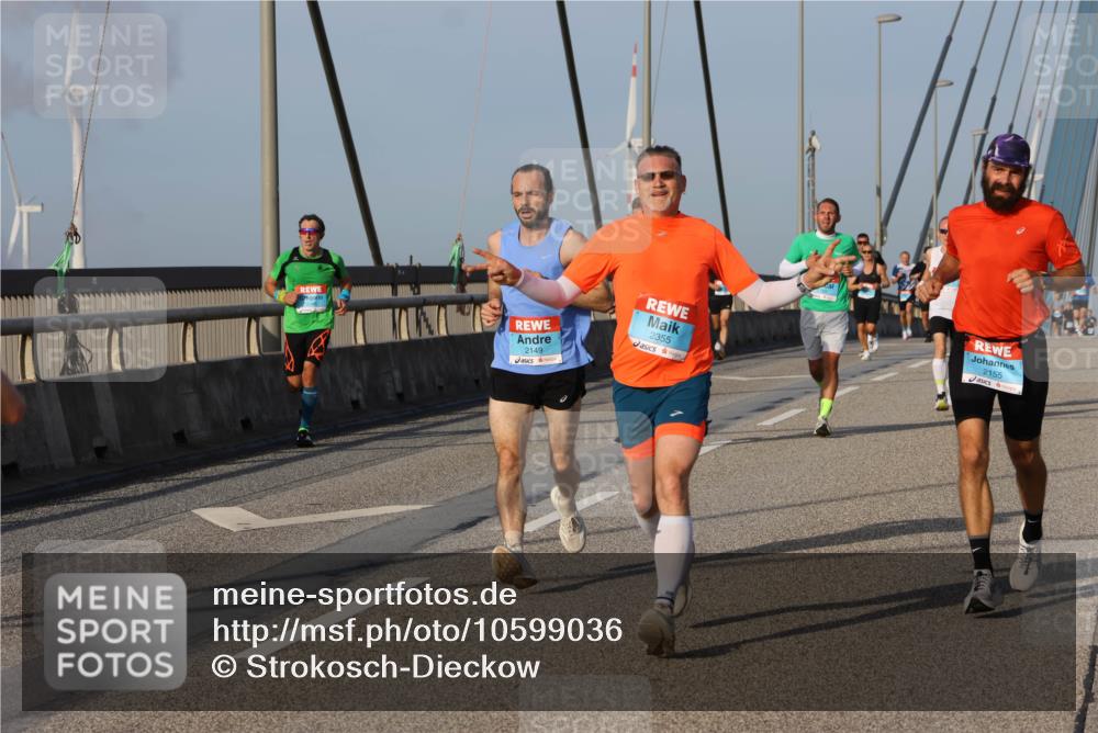 03.10.2026 - Köhlbrandbrückenlauf Strokosch-Dieckow http://msf.ph/oto/10599036 03.10.2026 09:35:53 Position 2 2149, 2355, 2155 meine-sportfotos.de