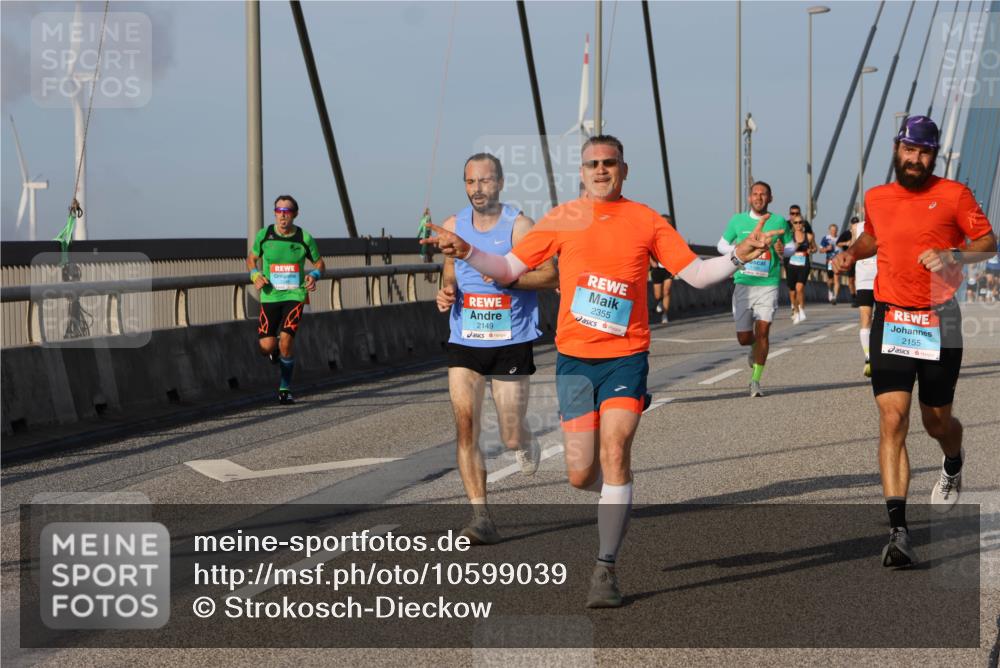 03.10.2026 - Köhlbrandbrückenlauf Strokosch-Dieckow http://msf.ph/oto/10599039 03.10.2026 09:35:53 Position 2 2149, 2355, 2155 meine-sportfotos.de