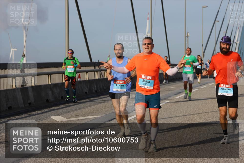 03.10.2026 - Köhlbrandbrückenlauf Strokosch-Dieckow http://msf.ph/oto/10600753 03.10.2026 09:35:53 Position 2 2149, 2355, 2155 meine-sportfotos.de