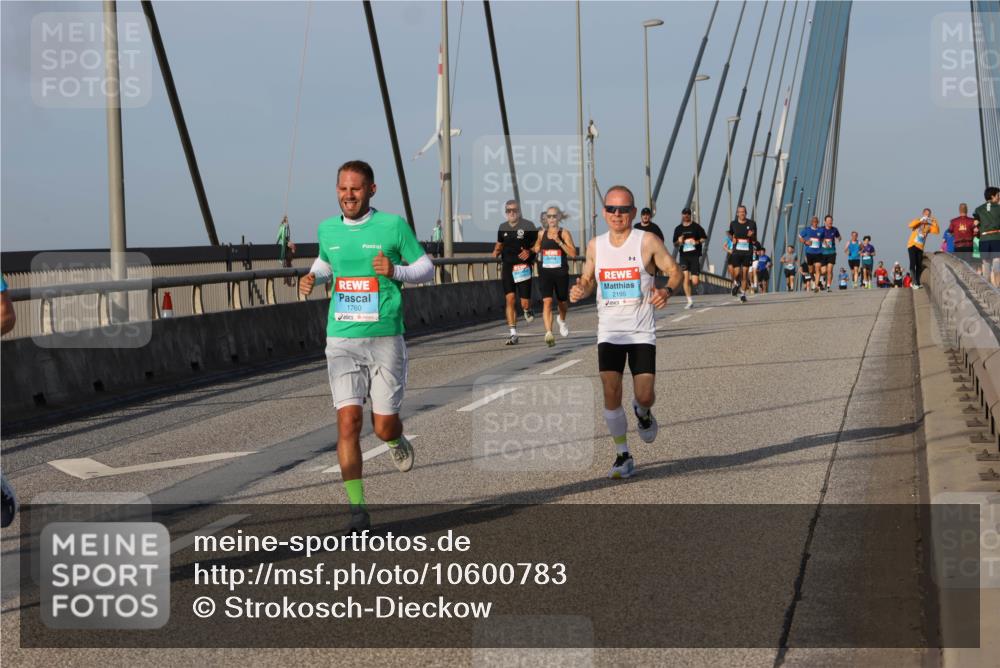 03.10.2026 - Köhlbrandbrückenlauf Strokosch-Dieckow http://msf.ph/oto/10600783 03.10.2026 09:35:57 Position 2 24, 1760, 2195 meine-sportfotos.de