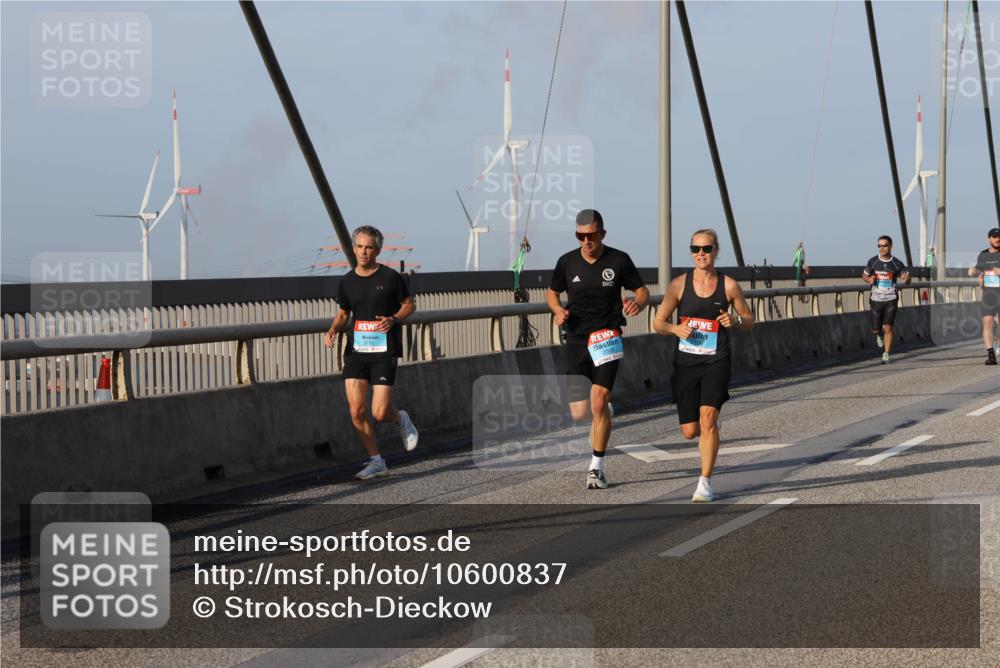 03.10.2026 - Köhlbrandbrückenlauf Strokosch-Dieckow http://msf.ph/oto/10600837 03.10.2026 09:36:03 Position 2 2309 meine-sportfotos.de