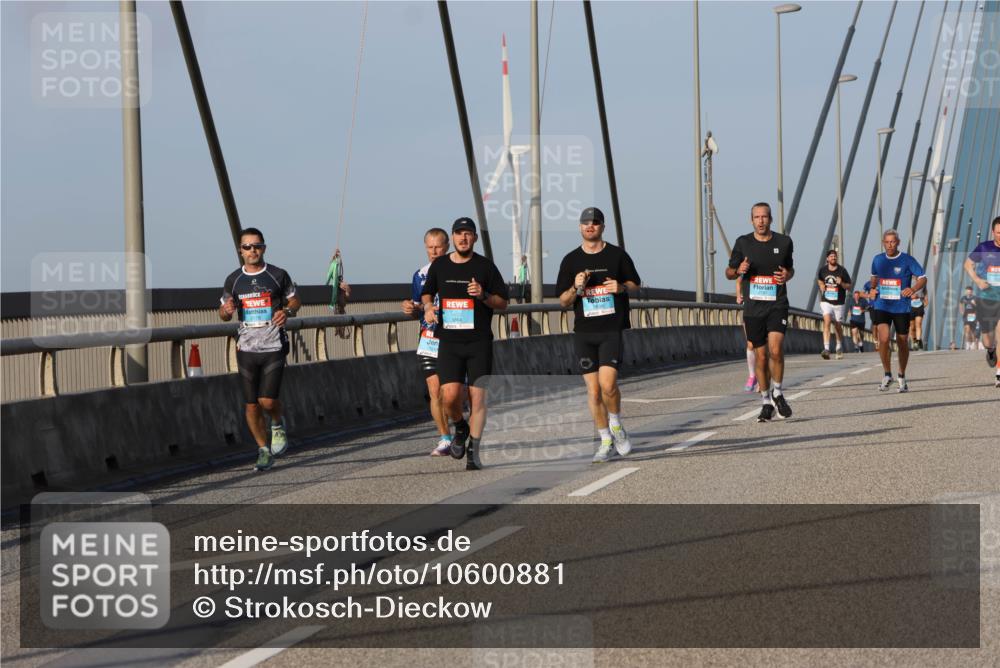 03.10.2026 - Köhlbrandbrückenlauf Strokosch-Dieckow http://msf.ph/oto/10600881 03.10.2026 09:36:05 Position 2 2656 meine-sportfotos.de