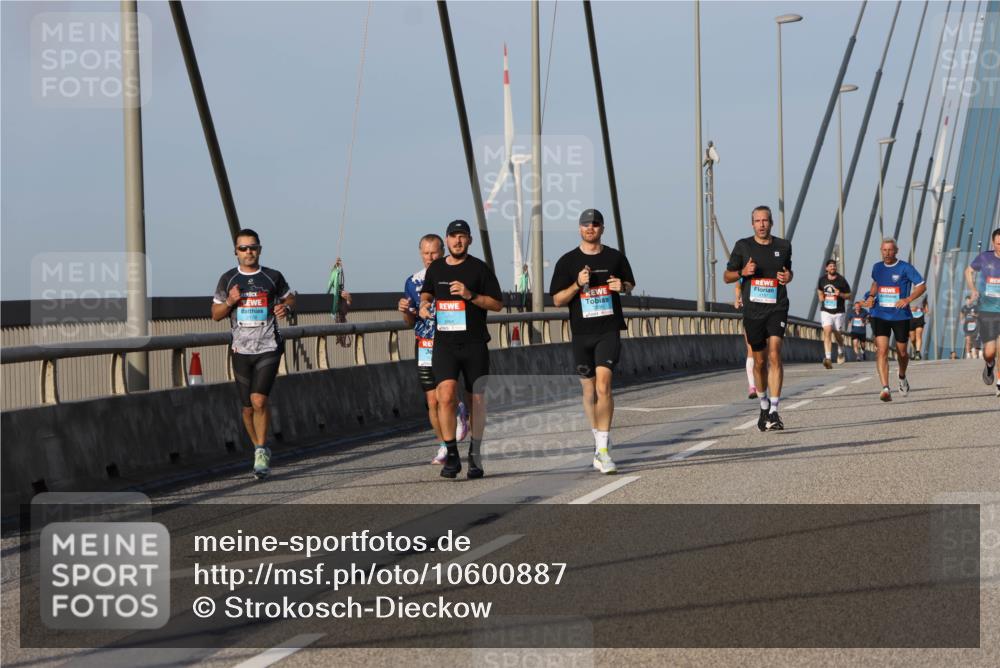 03.10.2026 - Köhlbrandbrückenlauf Strokosch-Dieckow http://msf.ph/oto/10600887 03.10.2026 09:36:05 Position 2  meine-sportfotos.de