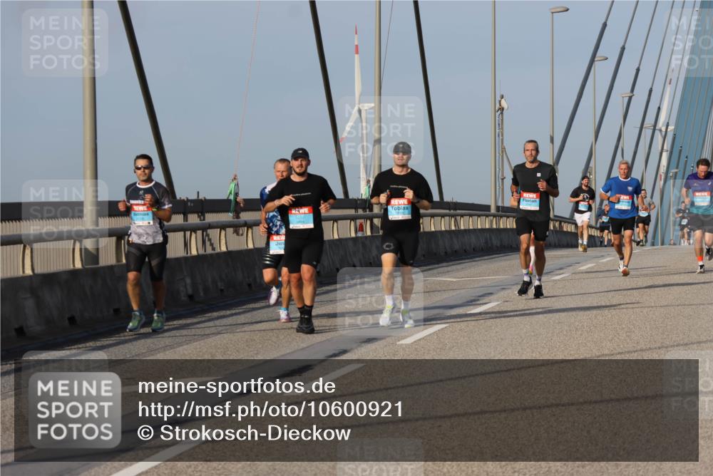 03.10.2026 - Köhlbrandbrückenlauf Strokosch-Dieckow http://msf.ph/oto/10600921 03.10.2026 09:36:06 Position 2  meine-sportfotos.de