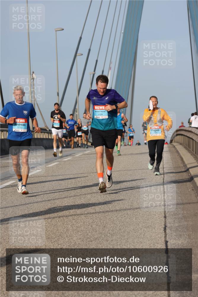 03.10.2026 - Köhlbrandbrückenlauf Strokosch-Dieckow http://msf.ph/oto/10600926 03.10.2026 09:36:11 Position 2 1712, 1129, 2356 meine-sportfotos.de