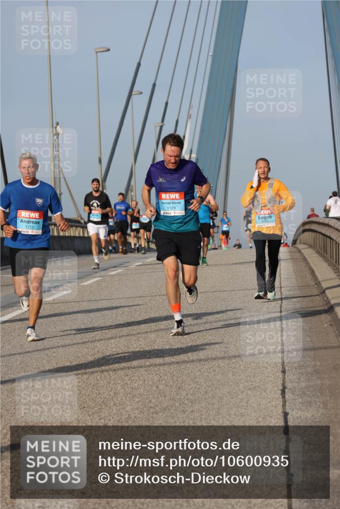 03.10.2026 - Köhlbrandbrückenlauf Strokosch-Dieckow http://msf.ph/oto/10600935 03.10.2026 09:36:11 Position 2 1712, 1129 meine-sportfotos.de