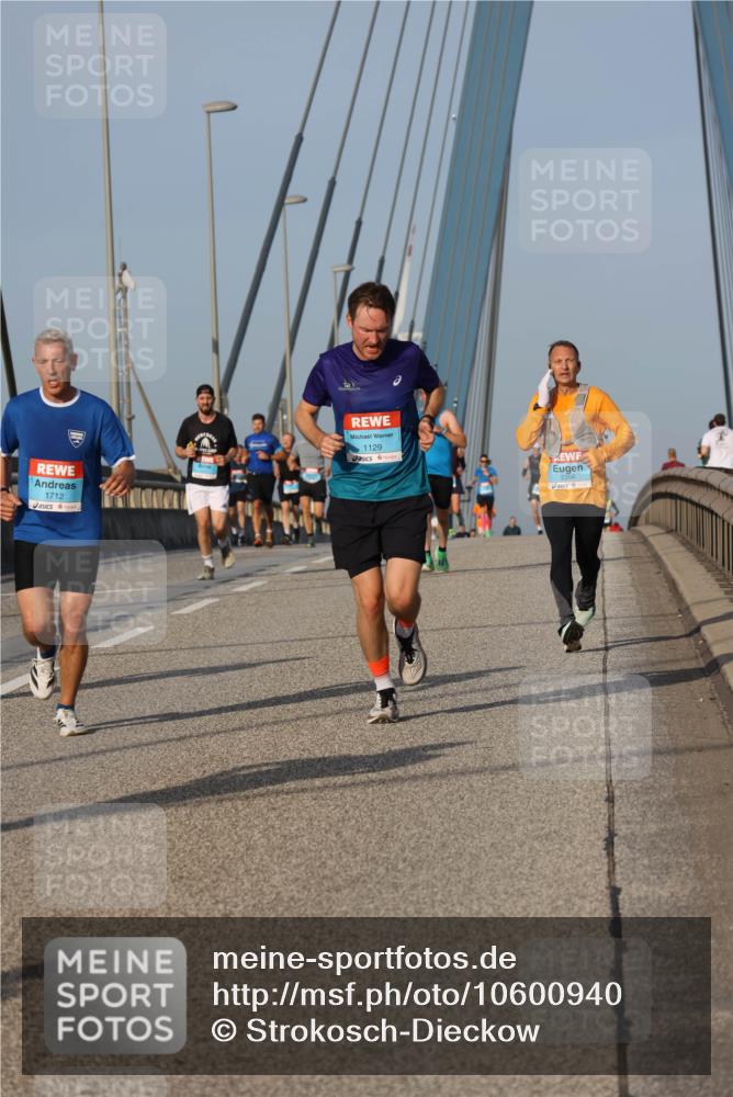 03.10.2026 - Köhlbrandbrückenlauf Strokosch-Dieckow http://msf.ph/oto/10600940 03.10.2026 09:36:11 Position 2 1712, 1129 meine-sportfotos.de