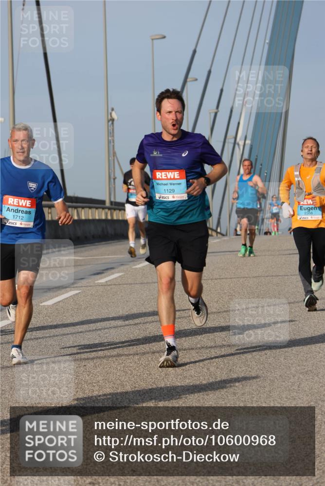 03.10.2026 - Köhlbrandbrückenlauf Strokosch-Dieckow http://msf.ph/oto/10600968 03.10.2026 09:36:13 Position 2 1712, 1129, 2356 meine-sportfotos.de