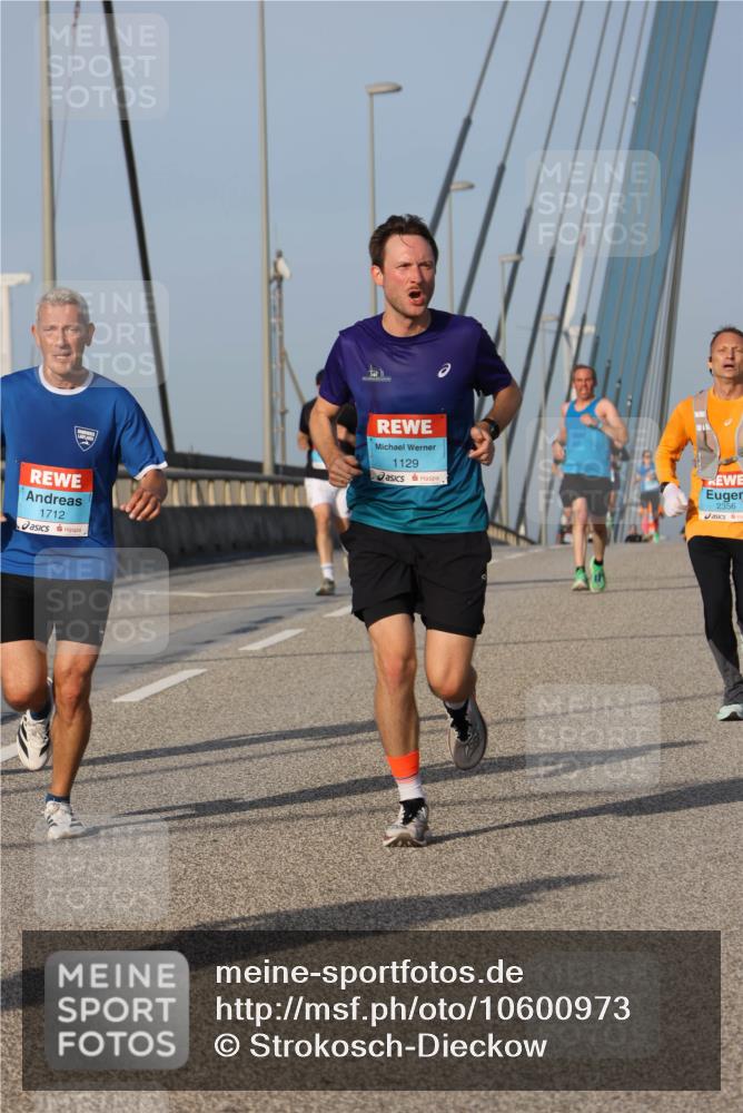 03.10.2026 - Köhlbrandbrückenlauf Strokosch-Dieckow http://msf.ph/oto/10600973 03.10.2026 09:36:13 Position 2 1712, 1129, 2356 meine-sportfotos.de