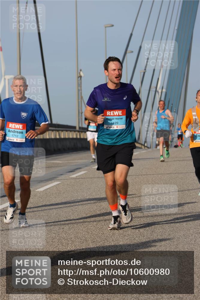 03.10.2026 - Köhlbrandbrückenlauf Strokosch-Dieckow http://msf.ph/oto/10600980 03.10.2026 09:36:13 Position 2 1712, 1129 meine-sportfotos.de