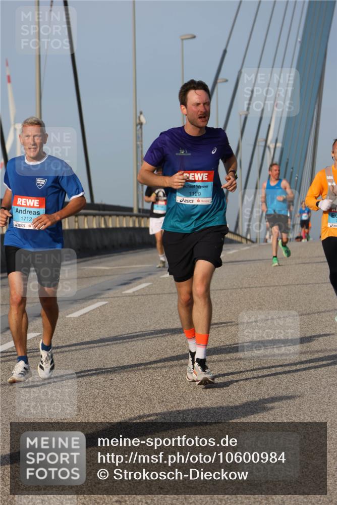 03.10.2026 - Köhlbrandbrückenlauf Strokosch-Dieckow http://msf.ph/oto/10600984 03.10.2026 09:36:13 Position 2 1712, 1129 meine-sportfotos.de