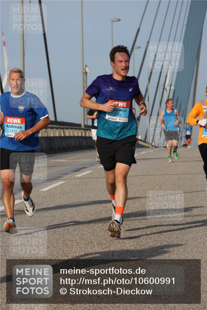 03.10.2026 - Köhlbrandbrückenlauf Strokosch-Dieckow http://msf.ph/oto/10600991 03.10.2026 09:36:13 Position 2 1712, 1129 meine-sportfotos.de