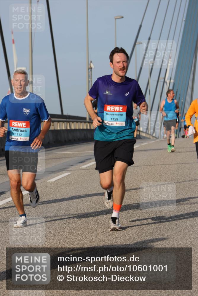 03.10.2026 - Köhlbrandbrückenlauf Strokosch-Dieckow http://msf.ph/oto/10601001 03.10.2026 09:36:13 Position 2 1129, 1712 meine-sportfotos.de