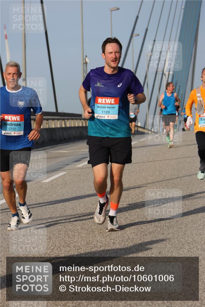 03.10.2026 - Köhlbrandbrückenlauf Strokosch-Dieckow http://msf.ph/oto/10601006 03.10.2026 09:36:13 Position 2 1712, 1129 meine-sportfotos.de