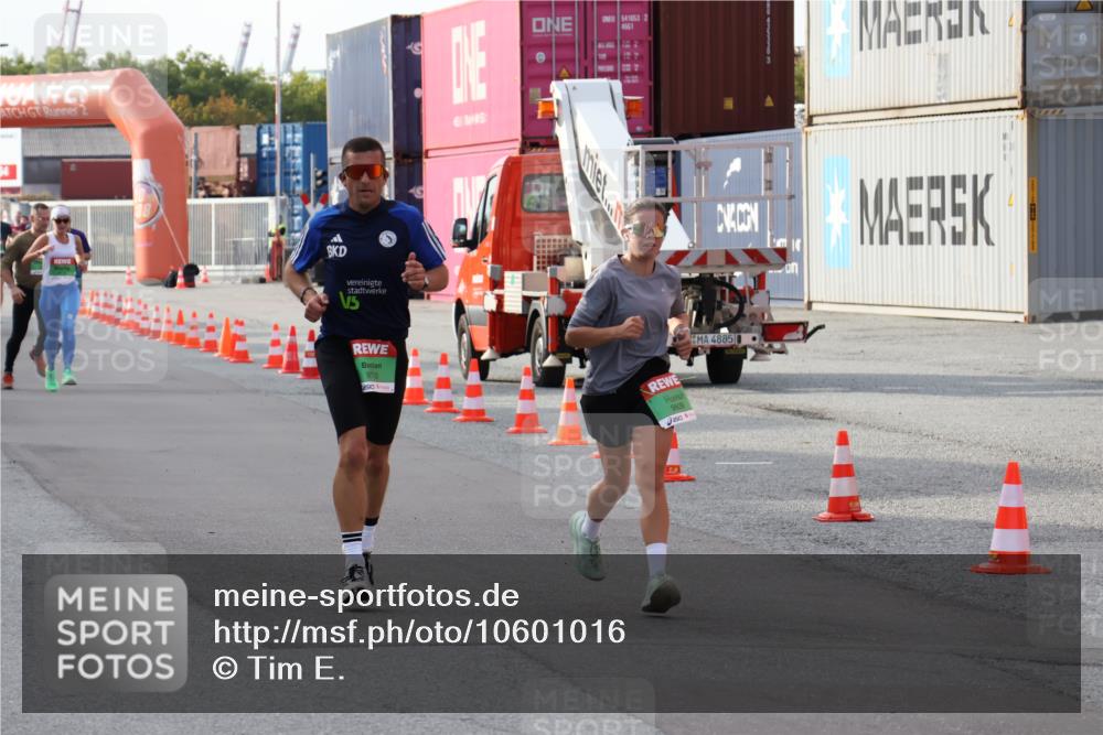 03.10.2026 - Köhlbrandbrückenlauf Tim E. http://msf.ph/oto/10601016 03.10.2026 16:07:38 Ziel 7404, 7405, 7406, 8290, 8314, 8455, 8497, 9710, 9809, 9838 meine-sportfotos.de