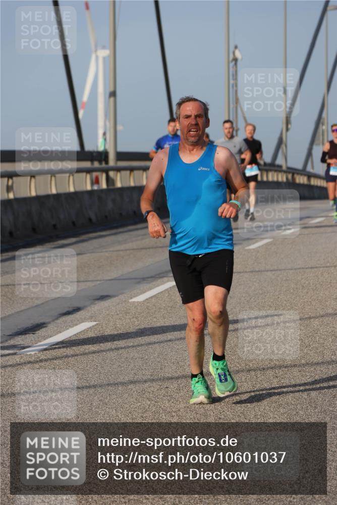 03.10.2026 - Köhlbrandbrückenlauf Strokosch-Dieckow http://msf.ph/oto/10601037 03.10.2026 09:36:19 Position 2  meine-sportfotos.de