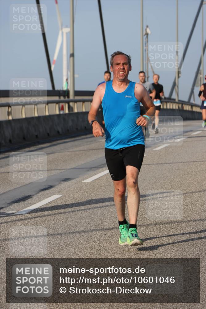 03.10.2026 - Köhlbrandbrückenlauf Strokosch-Dieckow http://msf.ph/oto/10601046 03.10.2026 09:36:20 Position 2  meine-sportfotos.de
