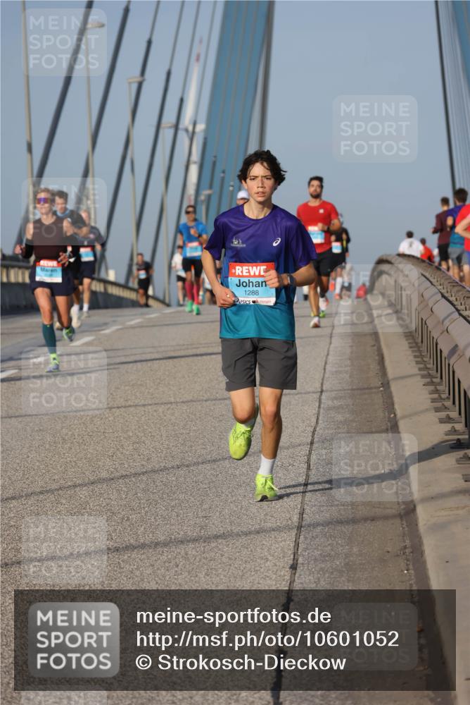 03.10.2026 - Köhlbrandbrückenlauf Strokosch-Dieckow http://msf.ph/oto/10601052 03.10.2026 09:36:22 Position 2 1288 meine-sportfotos.de
