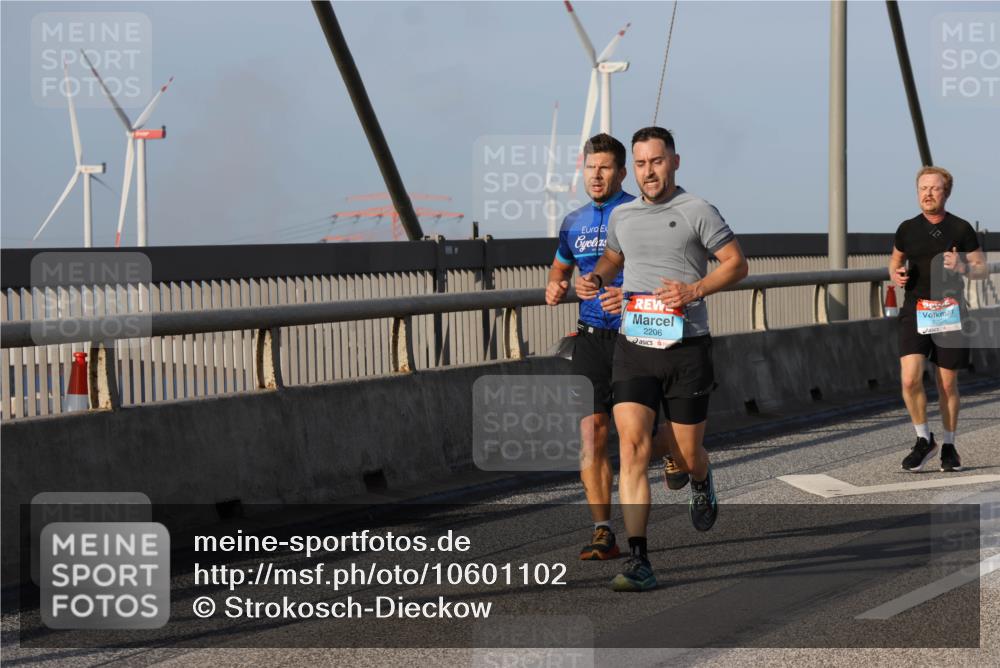 03.10.2026 - Köhlbrandbrückenlauf Strokosch-Dieckow http://msf.ph/oto/10601102 03.10.2026 09:36:28 Position 2 2206 meine-sportfotos.de