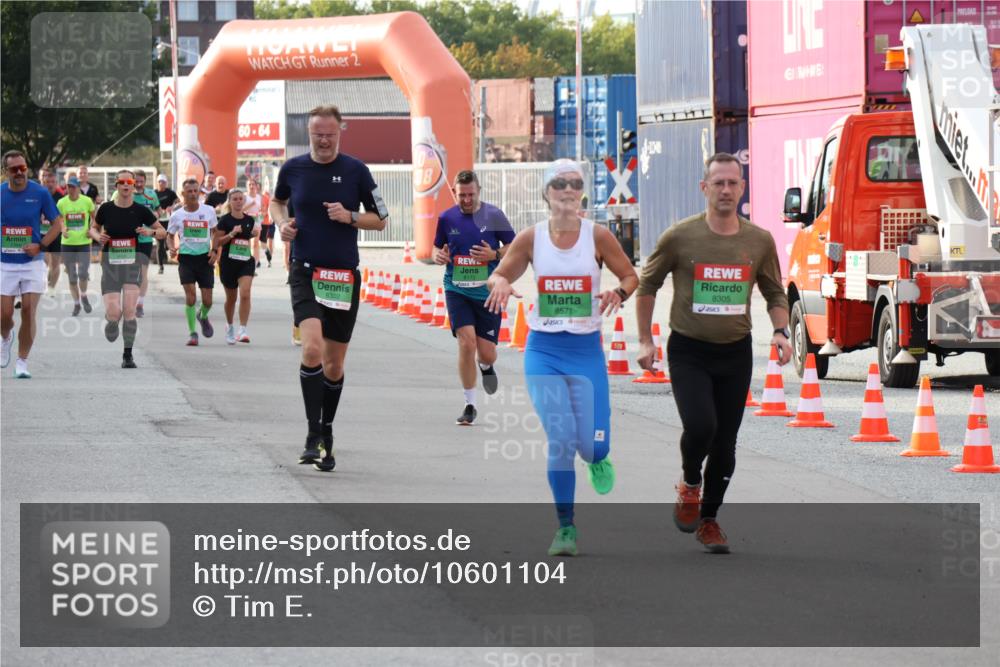 03.10.2026 - Köhlbrandbrückenlauf Tim E. http://msf.ph/oto/10601104 03.10.2026 16:07:45 Ziel 8172, 8290, 8302, 8305, 8571, 9710, 9809 meine-sportfotos.de