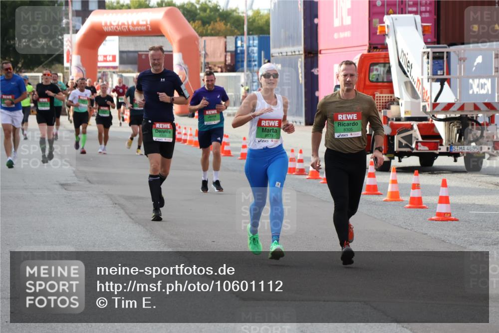 03.10.2026 - Köhlbrandbrückenlauf Tim E. http://msf.ph/oto/10601112 03.10.2026 16:07:46 Ziel 7364, 8172, 8290, 8302, 8305, 8571, 8668 meine-sportfotos.de