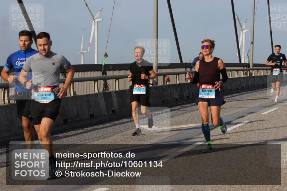 03.10.2026 - Köhlbrandbrückenlauf Strokosch-Dieckow http://msf.ph/oto/10601134 03.10.2026 09:36:29 Position 2 2206, 2246 meine-sportfotos.de