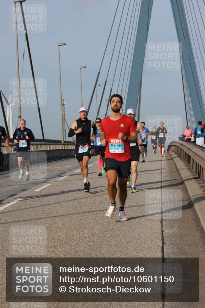 03.10.2026 - Köhlbrandbrückenlauf Strokosch-Dieckow http://msf.ph/oto/10601150 03.10.2026 09:36:32 Position 2 1290 meine-sportfotos.de