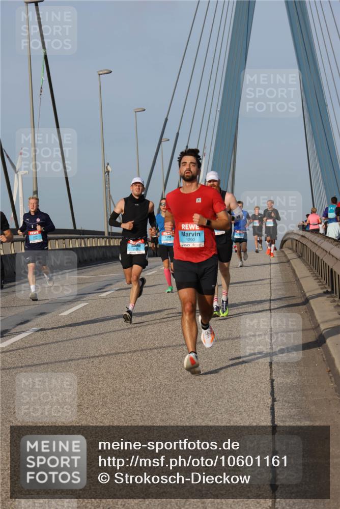 03.10.2026 - Köhlbrandbrückenlauf Strokosch-Dieckow http://msf.ph/oto/10601161 03.10.2026 09:36:32 Position 2 2126, 1714, 1290 meine-sportfotos.de