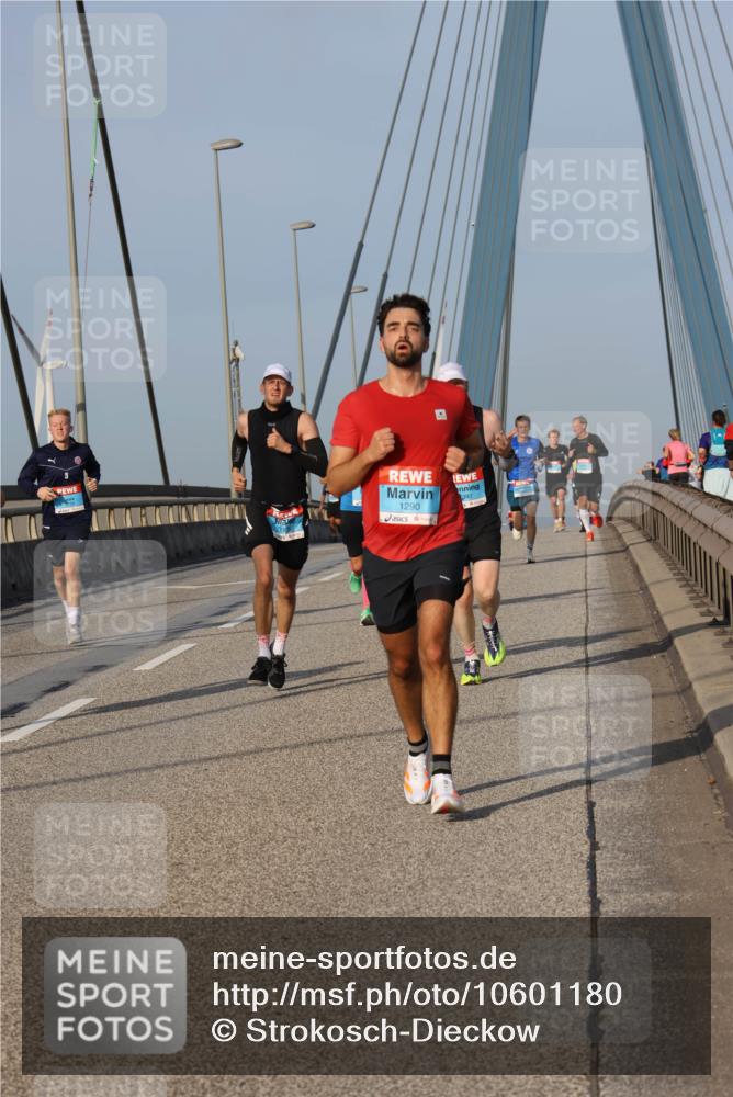 03.10.2026 - Köhlbrandbrückenlauf Strokosch-Dieckow http://msf.ph/oto/10601180 03.10.2026 09:36:32 Position 2 1290 meine-sportfotos.de
