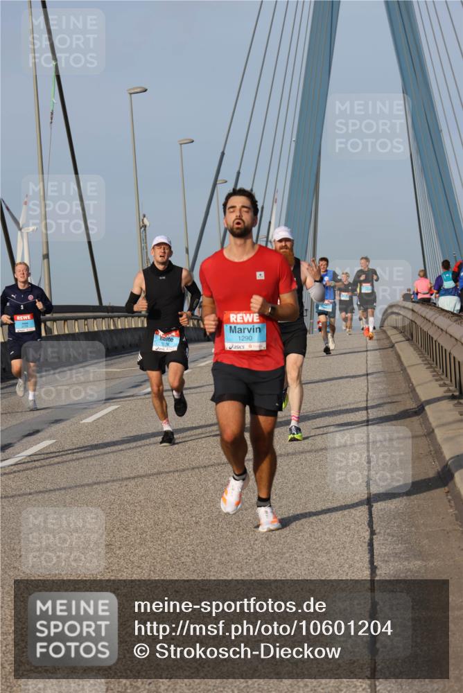 03.10.2026 - Köhlbrandbrückenlauf Strokosch-Dieckow http://msf.ph/oto/10601204 03.10.2026 09:36:32 Position 2 126, 1290 meine-sportfotos.de