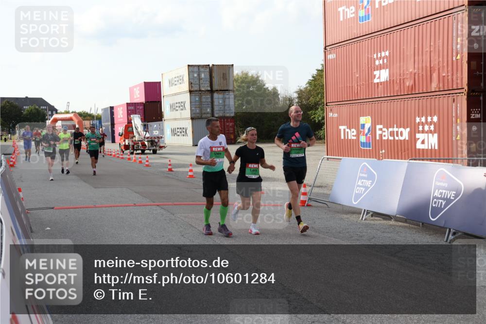 03.10.2026 - Köhlbrandbrückenlauf Tim E. http://msf.ph/oto/10601284 03.10.2026 16:08:01 Ziel 7047, 7048, 7049, 7583, 7762, 7921, 7996, 8306, 8479, 8794 meine-sportfotos.de