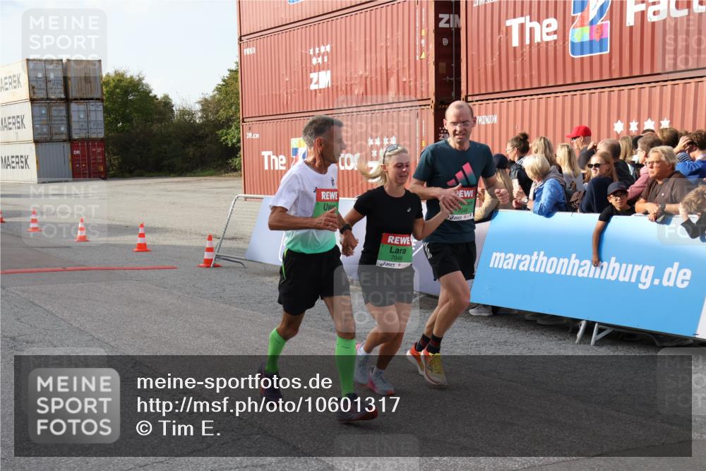 03.10.2026 - Köhlbrandbrückenlauf Tim E. http://msf.ph/oto/10601317 03.10.2026 16:08:02 Ziel 7047, 7048, 7049, 7583, 7762, 7921, 7996, 8306, 8374, 8479, 8794, 8840, 9540 meine-sportfotos.de