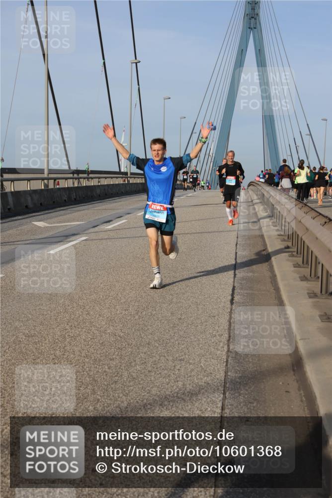 03.10.2026 - Köhlbrandbrückenlauf Strokosch-Dieckow http://msf.ph/oto/10601368 03.10.2026 09:36:42 Position 2  meine-sportfotos.de