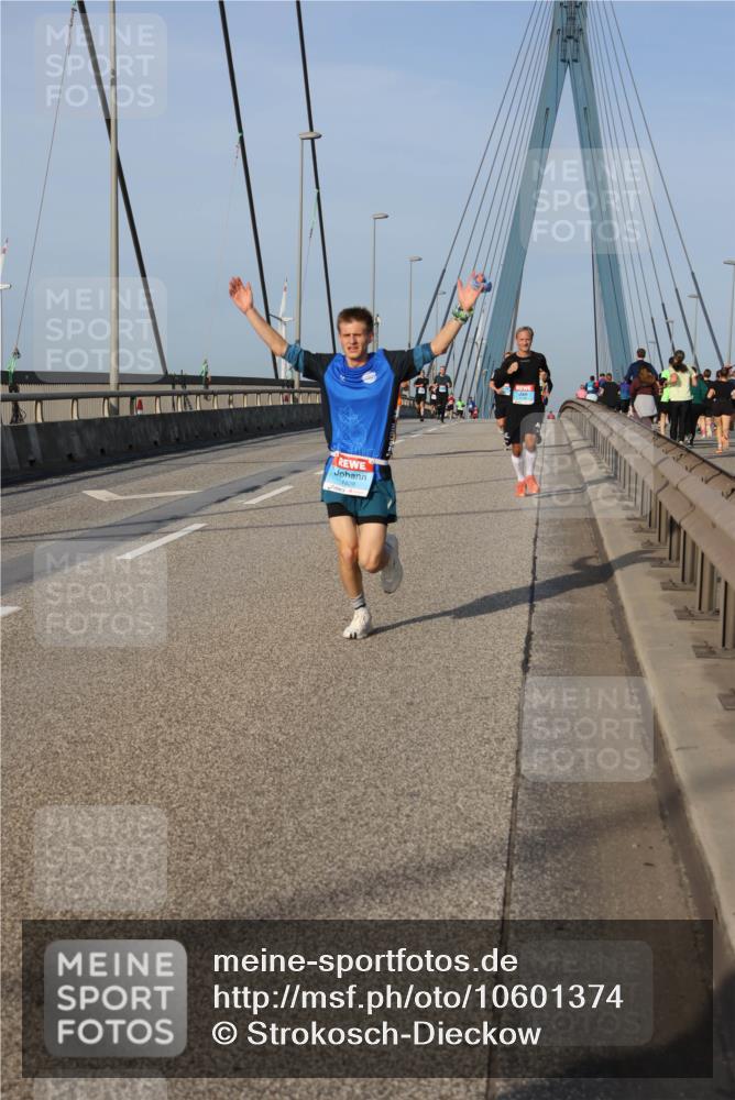 03.10.2026 - Köhlbrandbrückenlauf Strokosch-Dieckow http://msf.ph/oto/10601374 03.10.2026 09:36:42 Position 2  meine-sportfotos.de