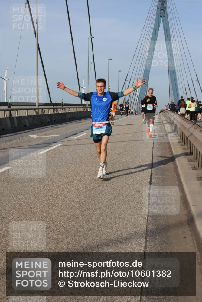 03.10.2026 - Köhlbrandbrückenlauf Strokosch-Dieckow http://msf.ph/oto/10601382 03.10.2026 09:36:42 Position 2  meine-sportfotos.de