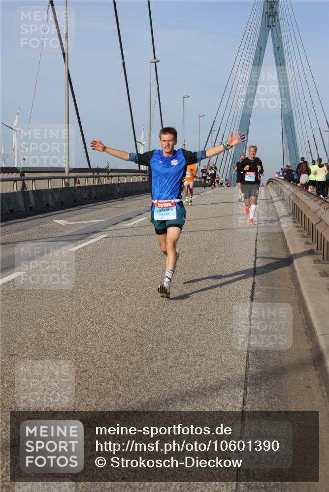 03.10.2026 - Köhlbrandbrückenlauf Strokosch-Dieckow http://msf.ph/oto/10601390 03.10.2026 09:36:42 Position 2 1828 meine-sportfotos.de