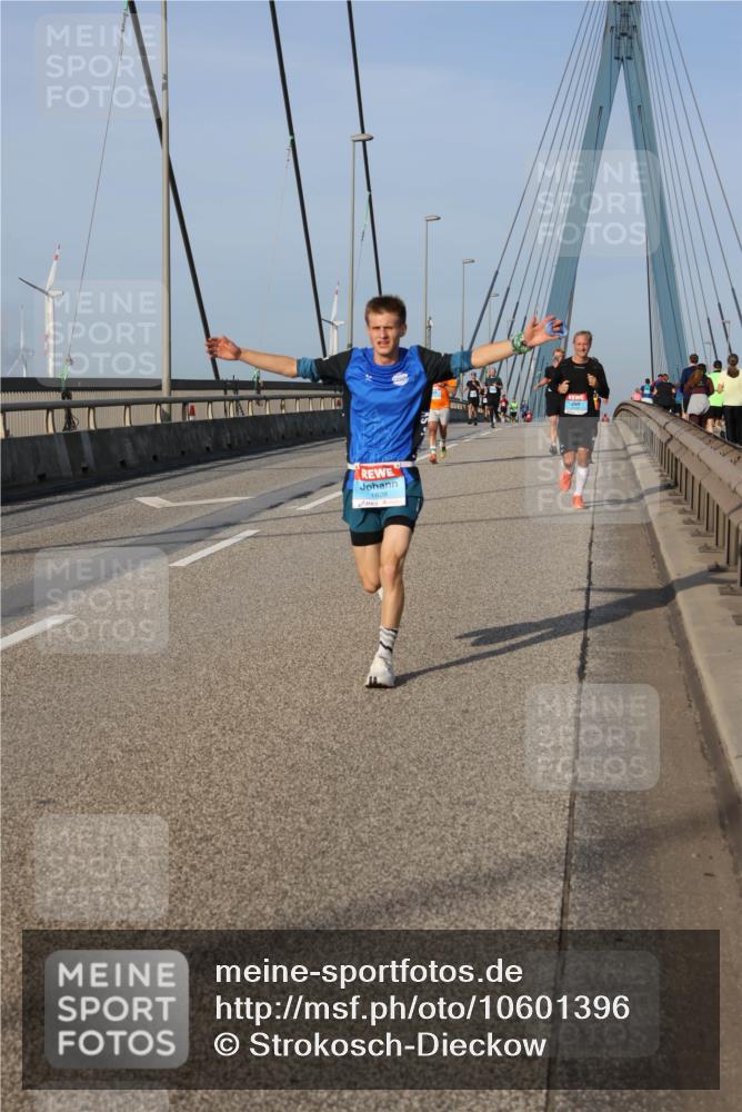 03.10.2026 - Köhlbrandbrückenlauf Strokosch-Dieckow http://msf.ph/oto/10601396 03.10.2026 09:36:42 Position 2 1828 meine-sportfotos.de