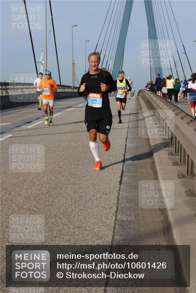 03.10.2026 - Köhlbrandbrückenlauf Strokosch-Dieckow http://msf.ph/oto/10601426 03.10.2026 09:36:44 Position 2 2188 meine-sportfotos.de