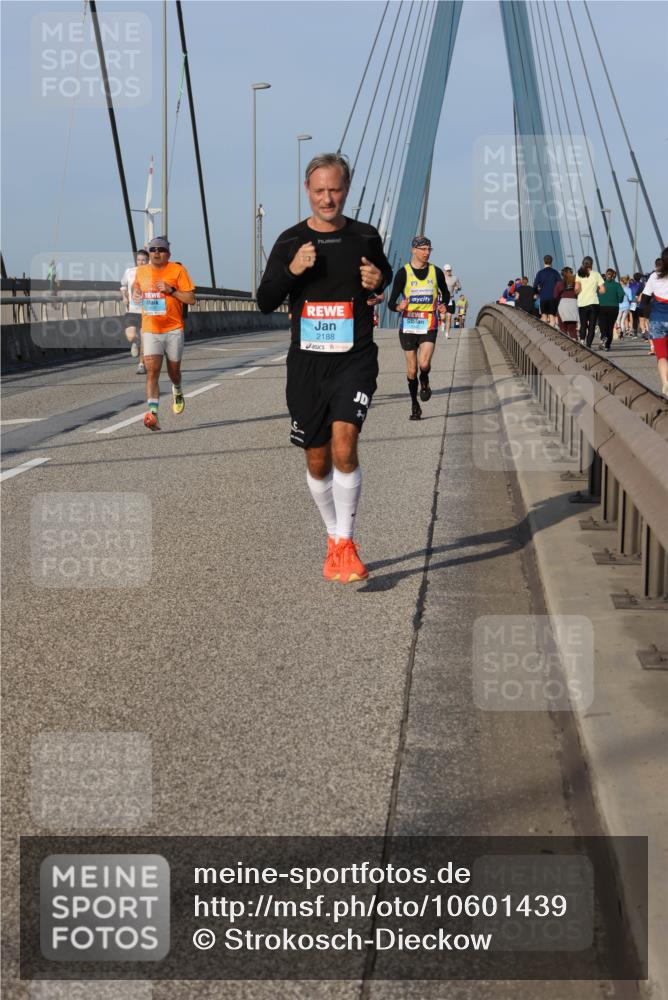 03.10.2026 - Köhlbrandbrückenlauf Strokosch-Dieckow http://msf.ph/oto/10601439 03.10.2026 09:36:45 Position 2 2188, 517 meine-sportfotos.de