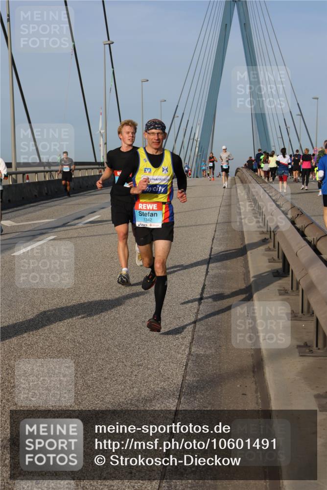 03.10.2026 - Köhlbrandbrückenlauf Strokosch-Dieckow http://msf.ph/oto/10601491 03.10.2026 09:36:48 Position 2 1342 meine-sportfotos.de