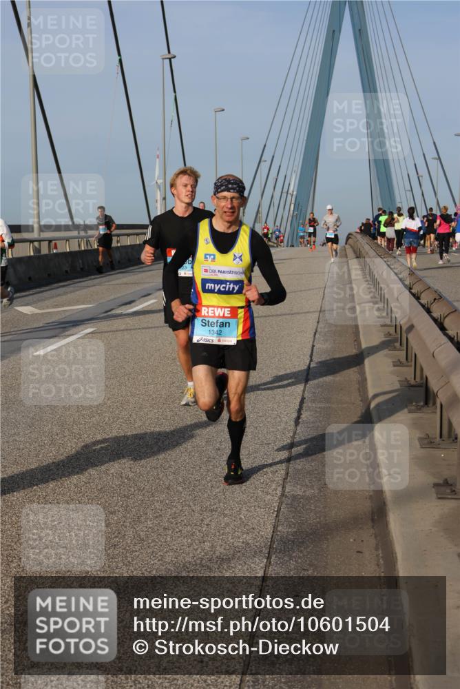 03.10.2026 - Köhlbrandbrückenlauf Strokosch-Dieckow http://msf.ph/oto/10601504 03.10.2026 09:36:49 Position 2 110, 1342 meine-sportfotos.de