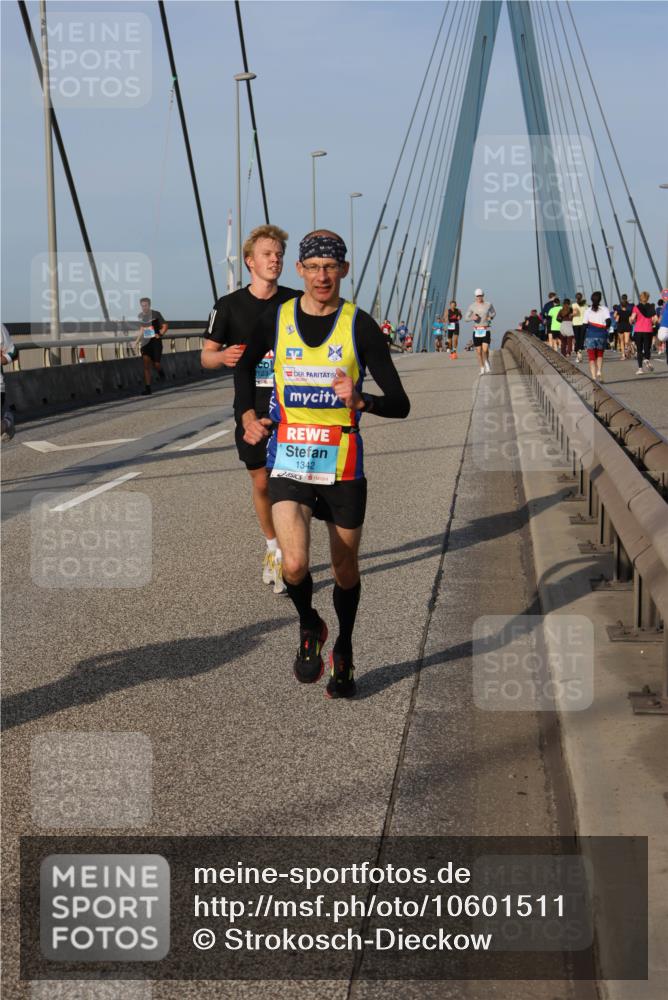 03.10.2026 - Köhlbrandbrückenlauf Strokosch-Dieckow http://msf.ph/oto/10601511 03.10.2026 09:36:49 Position 2 1342 meine-sportfotos.de
