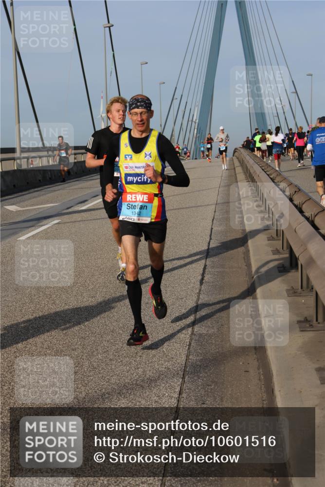 03.10.2026 - Köhlbrandbrückenlauf Strokosch-Dieckow http://msf.ph/oto/10601516 03.10.2026 09:36:49 Position 2 1342 meine-sportfotos.de