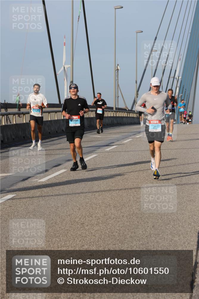 03.10.2026 - Köhlbrandbrückenlauf Strokosch-Dieckow http://msf.ph/oto/10601550 03.10.2026 09:36:54 Position 2 2133, 3771 meine-sportfotos.de