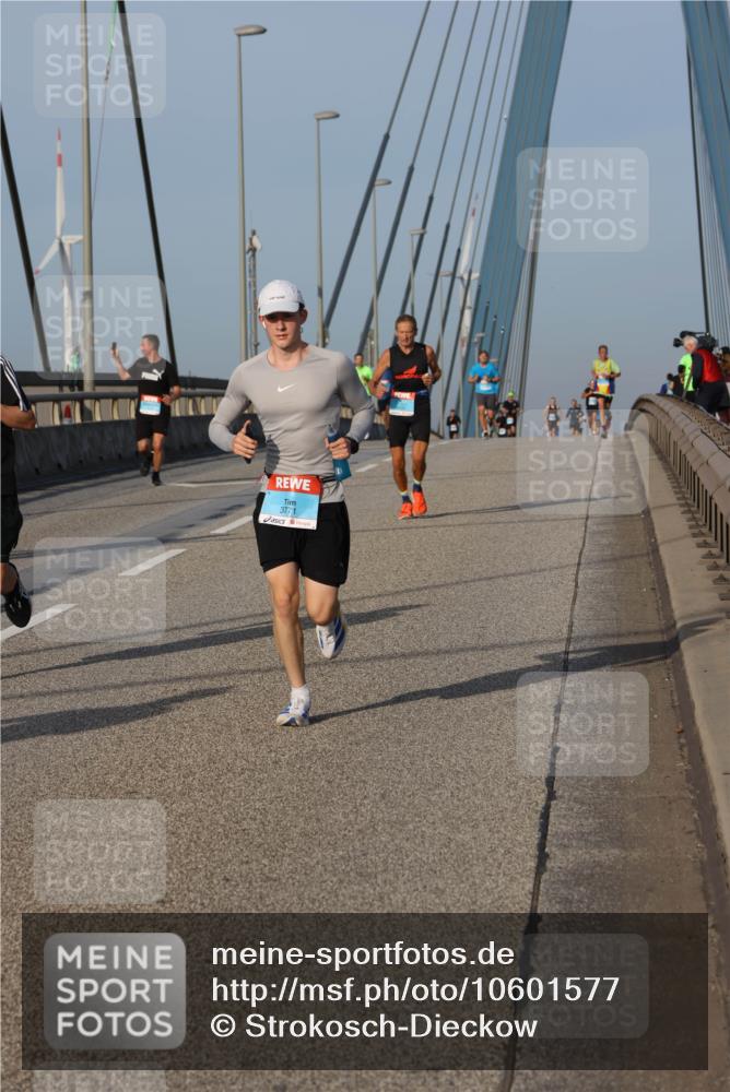 03.10.2026 - Köhlbrandbrückenlauf Strokosch-Dieckow http://msf.ph/oto/10601577 03.10.2026 09:36:55 Position 2 3771 meine-sportfotos.de